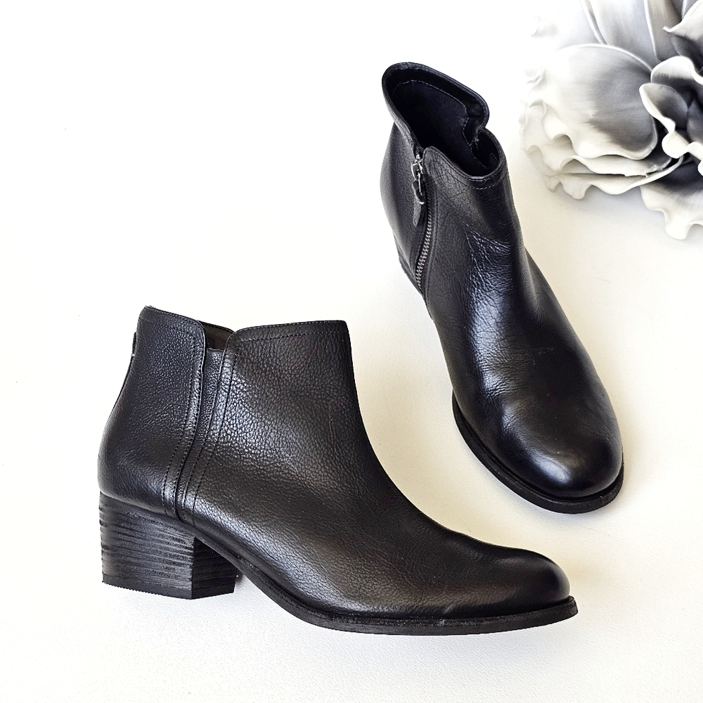 Clarks Artisan Maypearl Ramie Black Leather Ankle Boots Size 8M